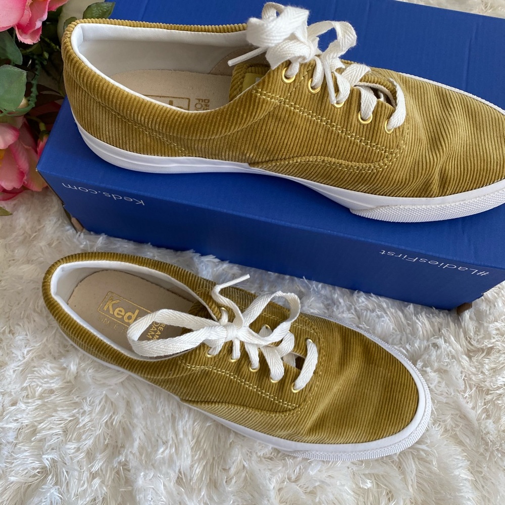 ✨LAST ONE✨KEDS Mustard Yellow Sneakers - Picture 6 of 10